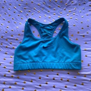 Nike Women’s Size Medium Sports Bra